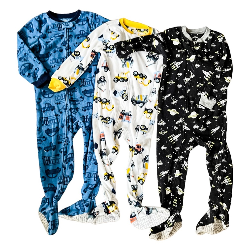 3T Carter’s footed sleepers